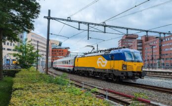 Vectron-Lok mit Intercity nach Berlin