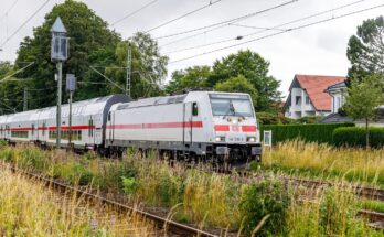 Lok 146 mit Intercity nach Bremen