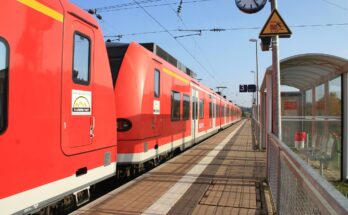 Regional-Express am Bahnhof Amstetten