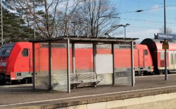 Lok 146 mit Doppelstockzug in Nienburg