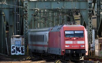 Baureihe 101 im Kölner Hauptbahnhof