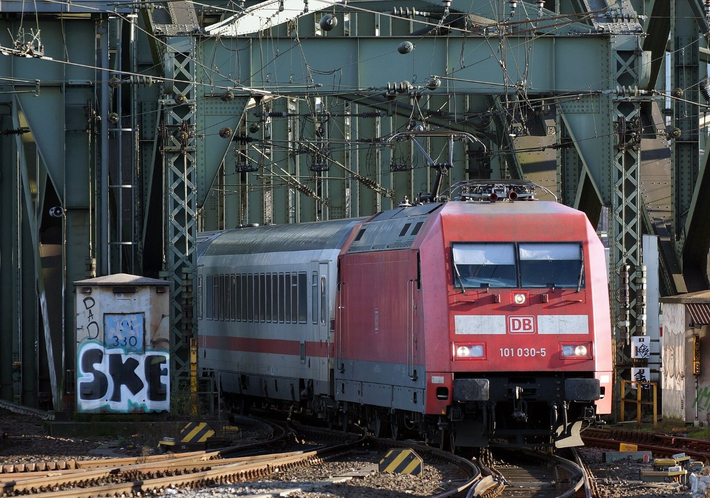 Baureihe 101 im Kölner Hauptbahnhof