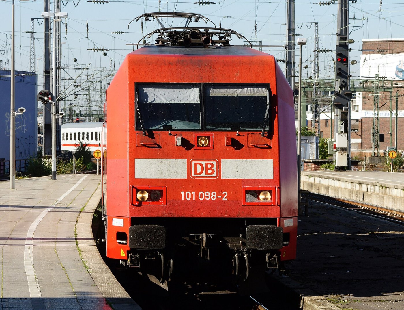 Baureihe 101 im Kölner Hauptbahnhof
