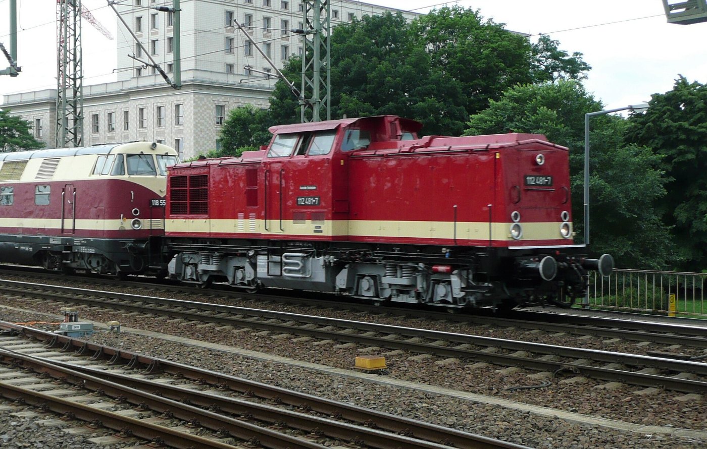 Lok im Dresdner Hauptbahnhof