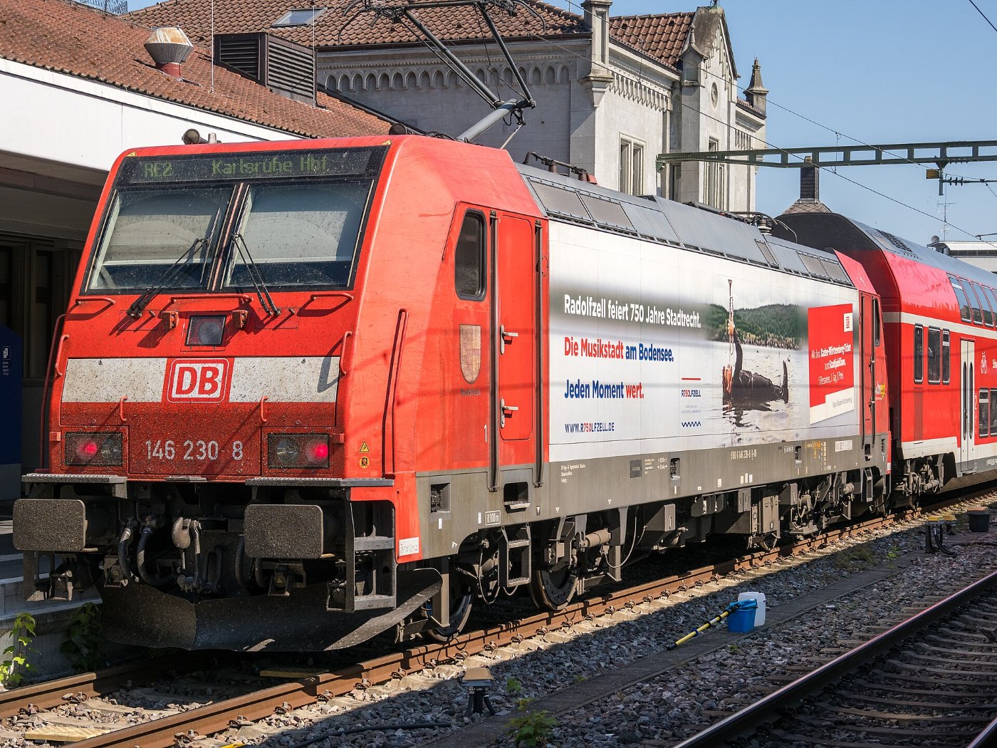 Baureihe 146 mit Werbebeklebung