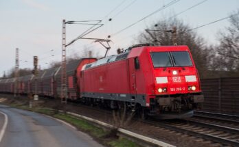 Güterzuglok der Baureihe 185 bei Hannover