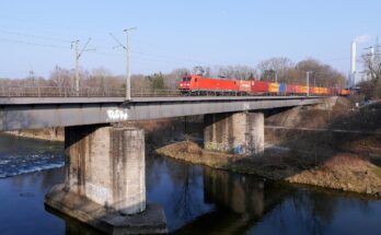 Baureihe 185 auf der Föhringer Eisenbahnbrücke