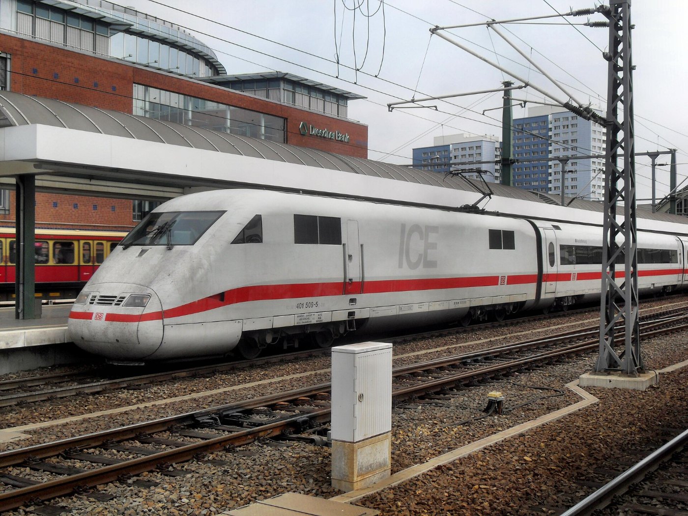 ICE 1 im Berliner Ostbahnhof
