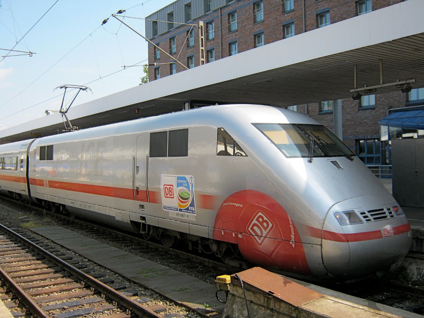 ICE 1 in Hamburg-Altona