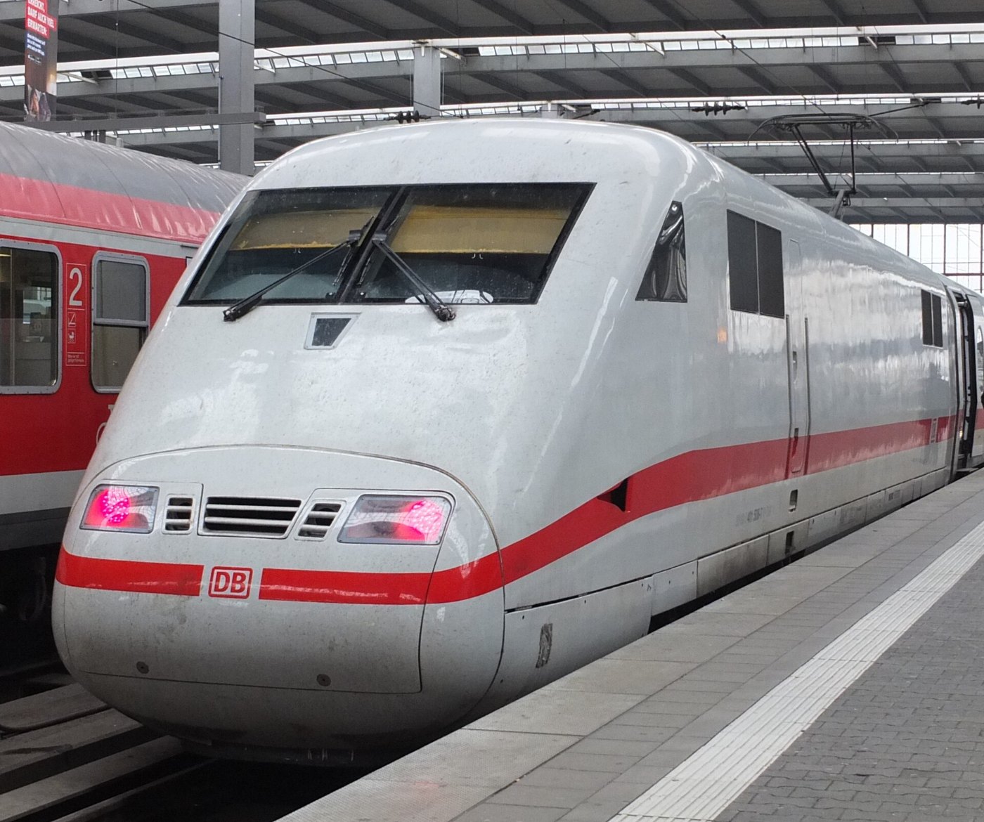 ICE 1 im Münchner Hauptbahnhof