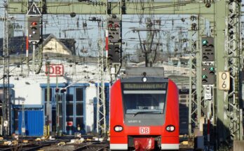 Baureihe 425 im Kölner Hauptbahnhof