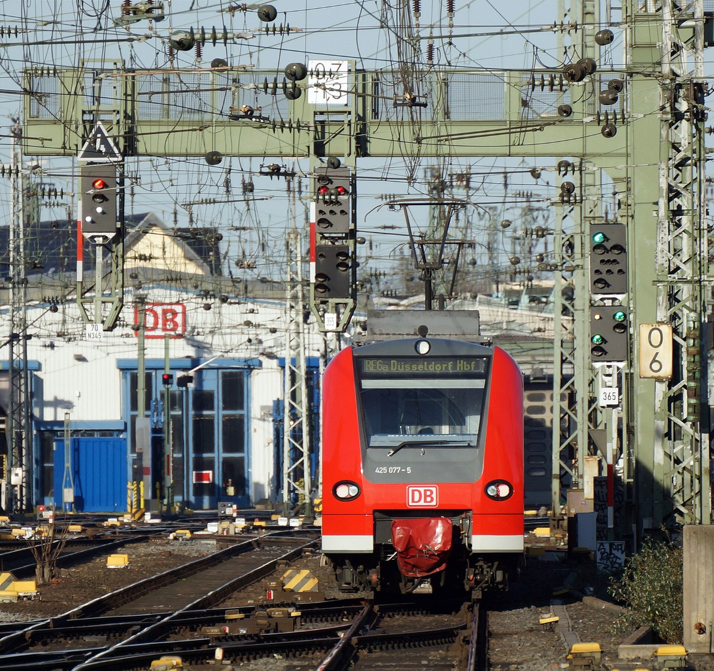 Baureihe 425 im Kölner Hauptbahnhof