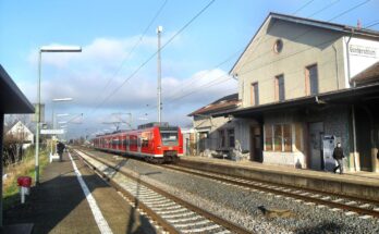 Baureihe 425 im Guntersblumer Bahnhof
