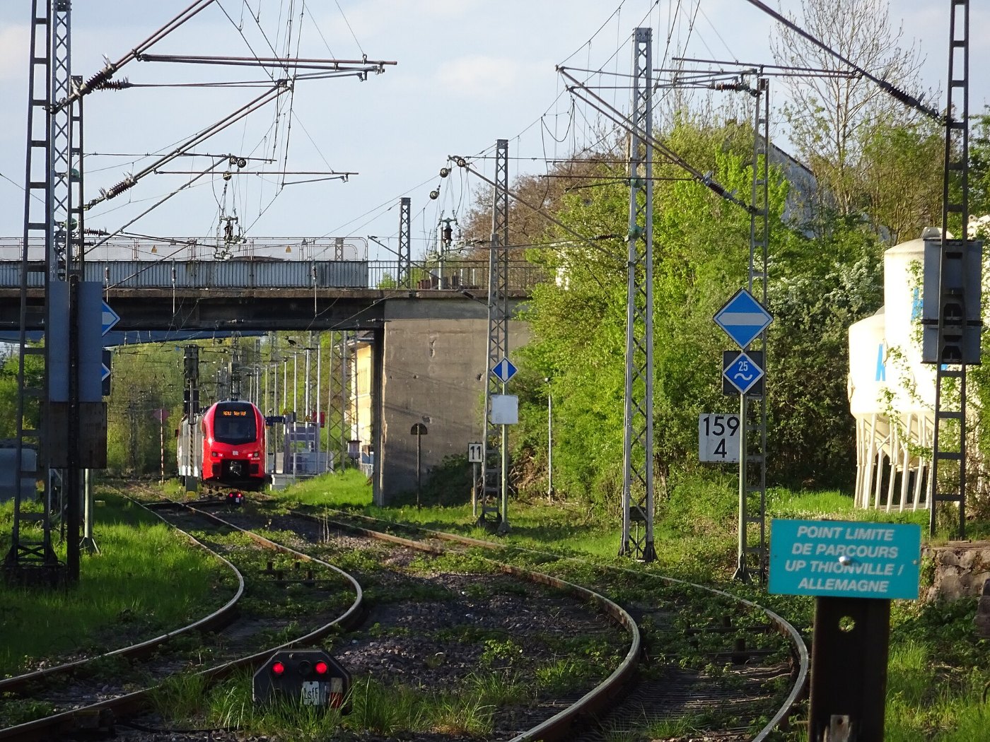 Bahnübergang der Grenzstrecke bei Perl