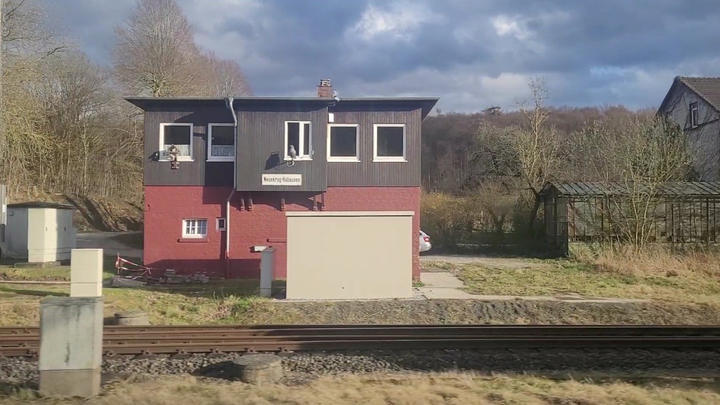 Stellwerk am Bahnhof Neuekrug-Hahausen