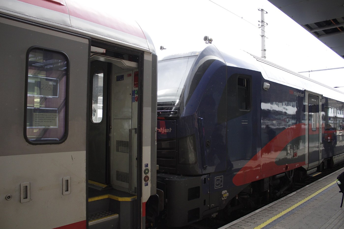 Nightjet mit Vectron-Lok