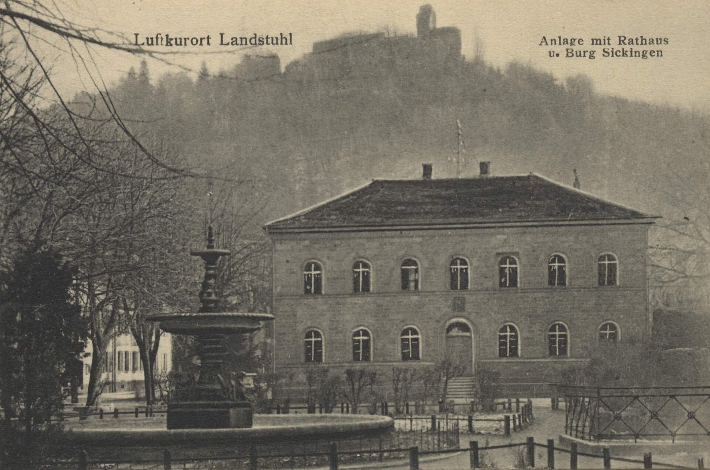 Landstuhl, Rheinland Pfalz Anlage mit Rathaus und Burg Sickingen (Zeno A