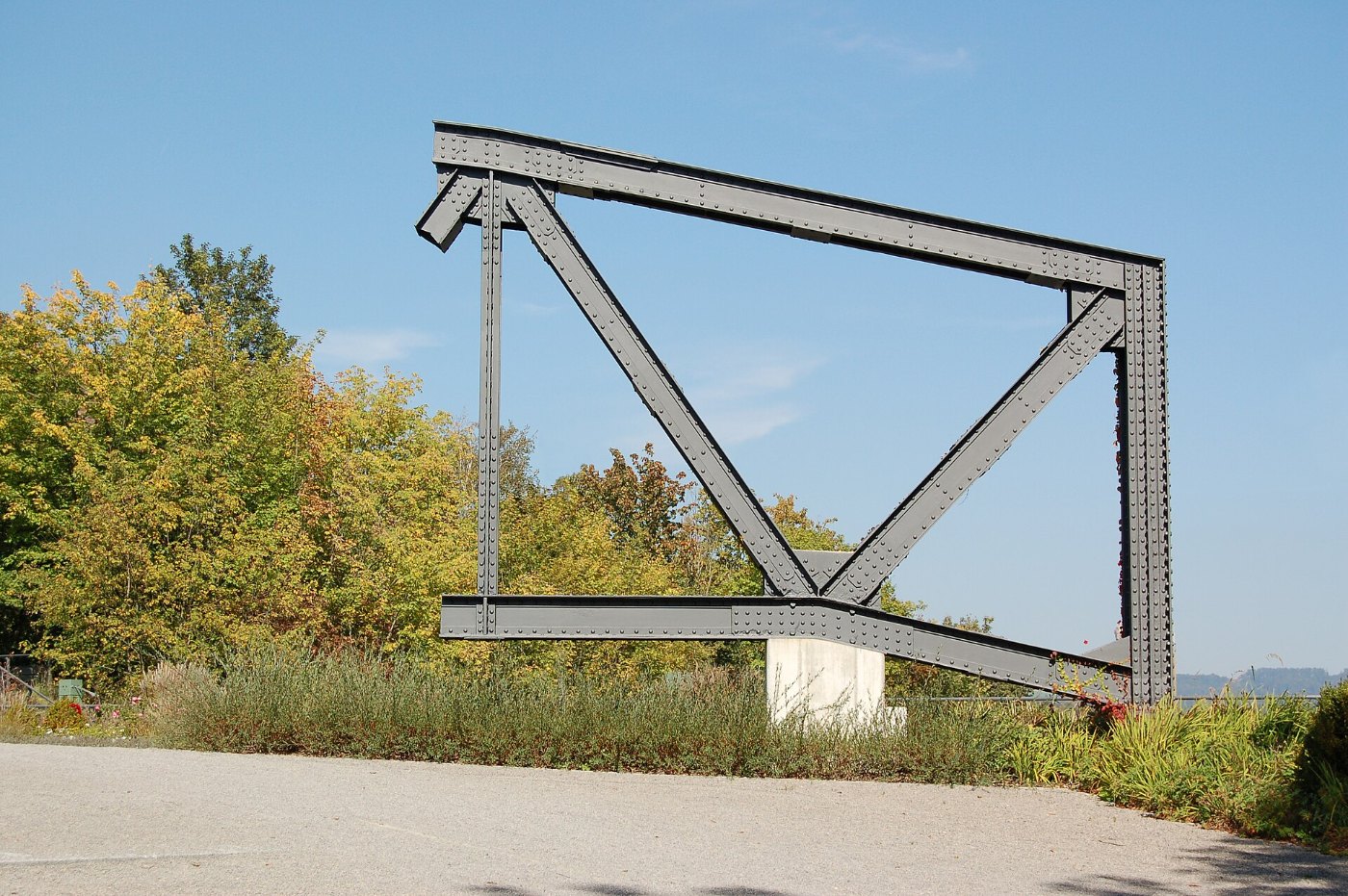 Radolfzell Teil der alten Straßenbrücke über die Bahnhofsgleise ()