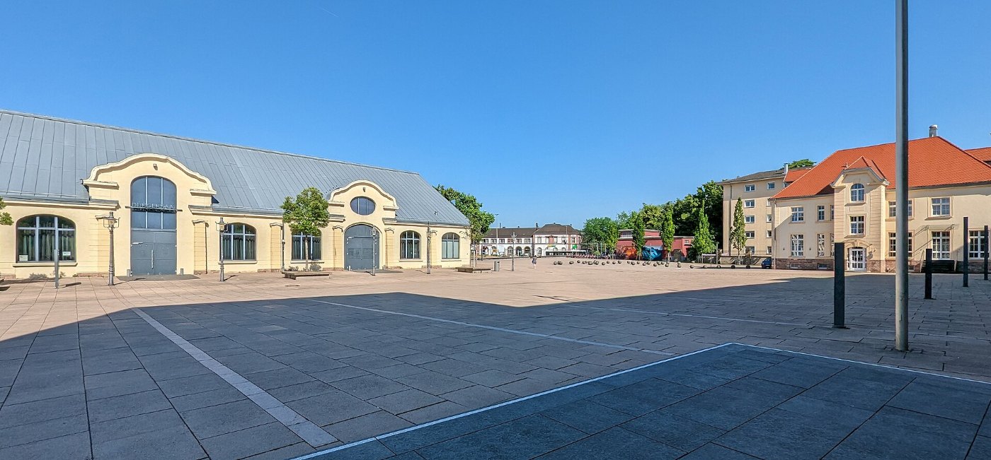 Rastatt Reithalle 08 Bahnhof Hotel 2023 gje