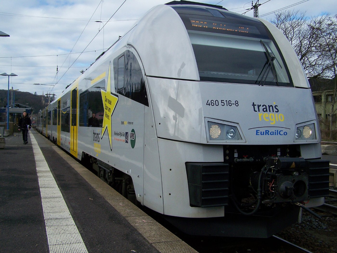 Mittelrheinbahn im Bahnhof Remagen panoramio