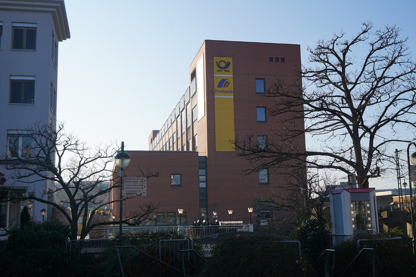 Postgebäude beim Bahnhof Reutlingen 01