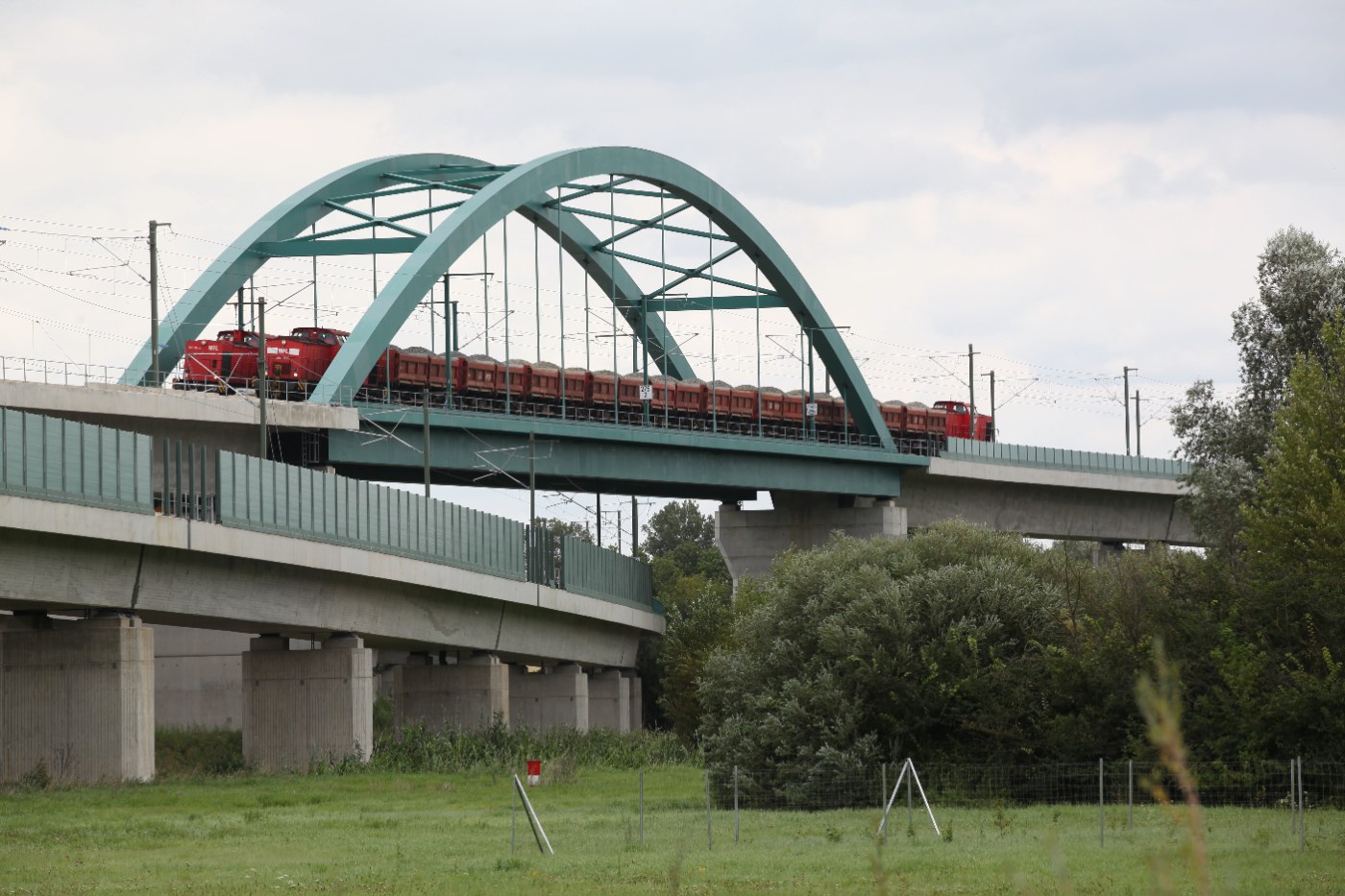 Saale-Elster-Talbrücke im Verlauf