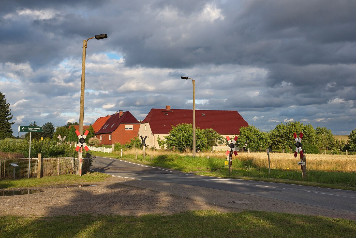 Bahnübergang am Haltepunkt Nossentin