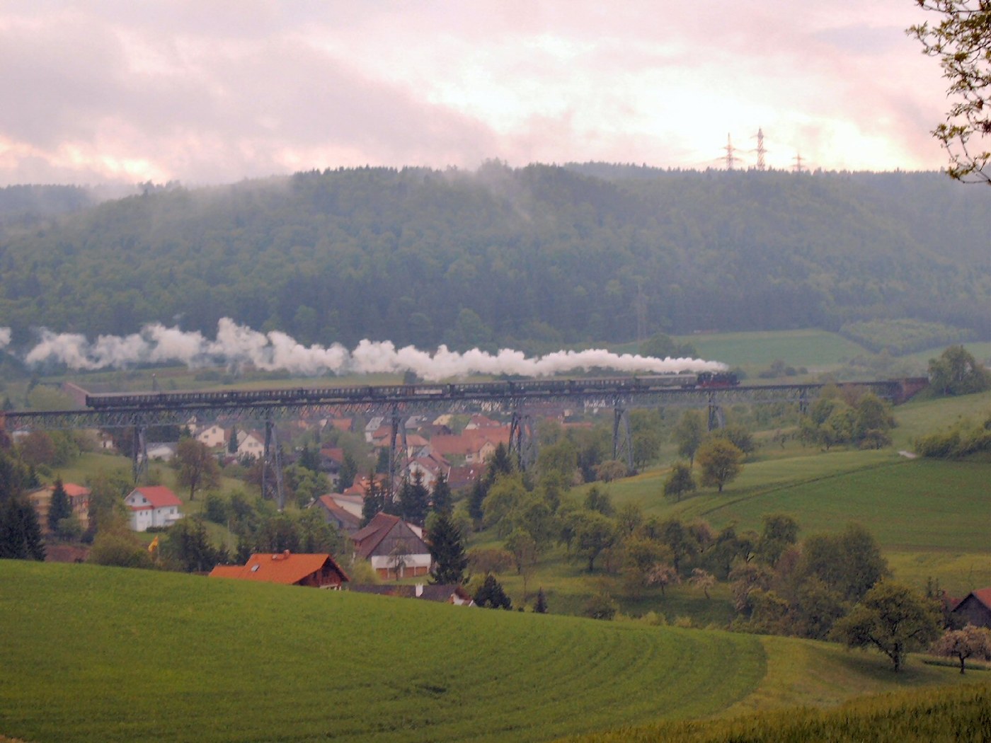 Talquerung bei Epfenhofen auf der Wutachtalbahn