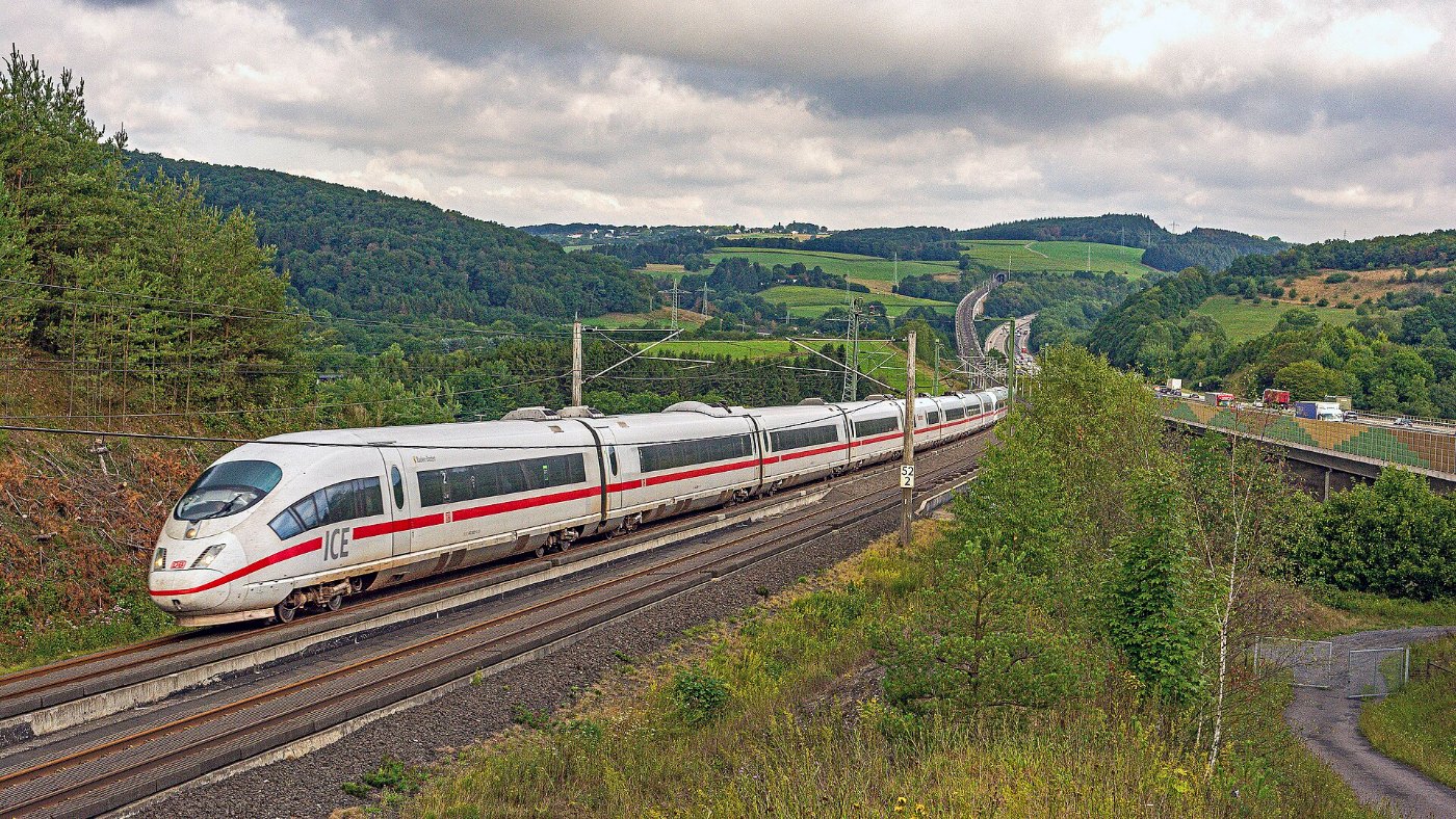ICE 403 035 533 als ICE815 Dortmund Hbf Frankfurt Main ()