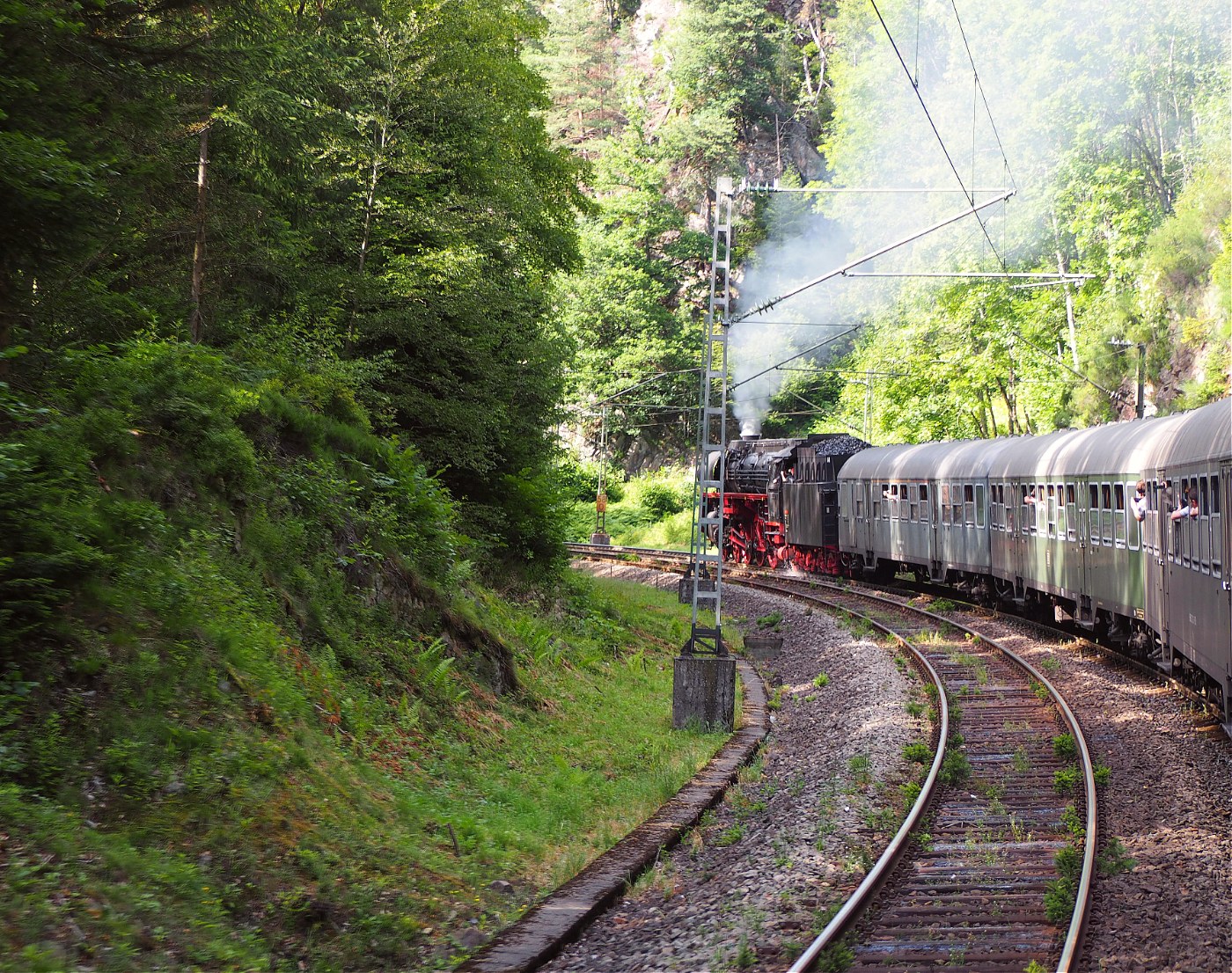Dampflok 01 519 auf der Schwarzwaldbahn bei Triberg