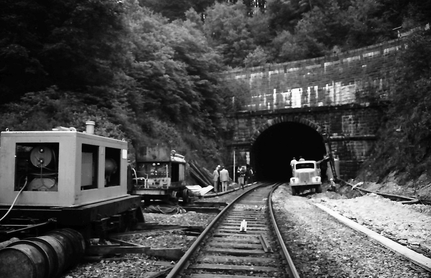 Tunneleinfahrt am Sommerau-Tunnel der Schwarzwaldbahn bei Triberg