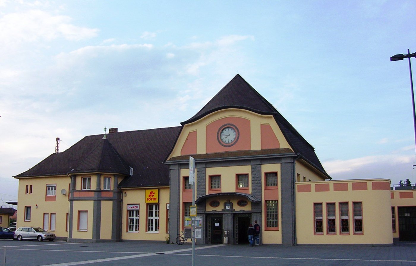 Bahnhof Saarlouis Außenfassade1