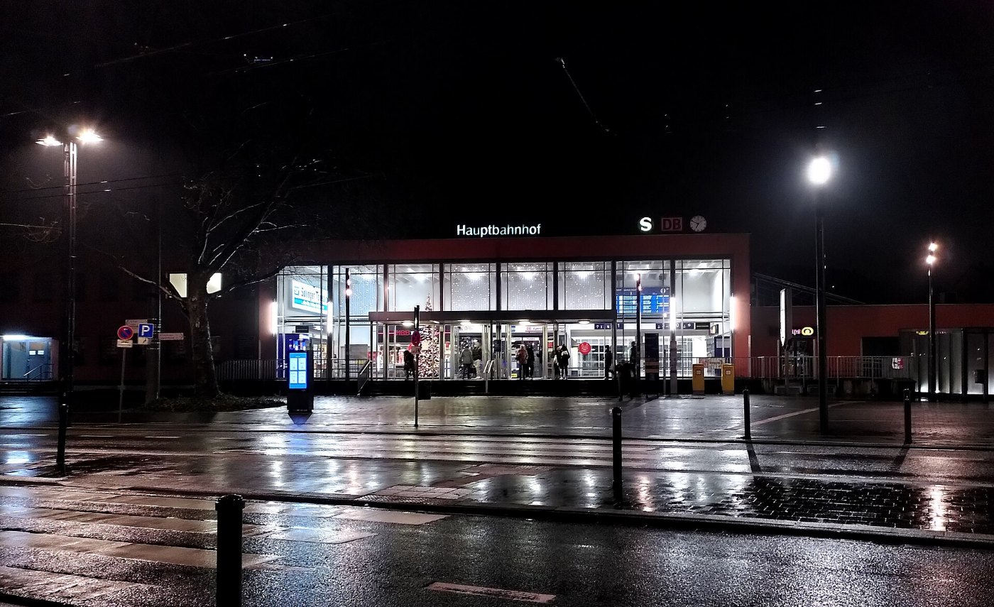 Solingen Hbf bei Nacht