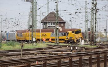 Entgleisung des HSG Schienenschleifzugs an der Südeinfahrt des Rangierba