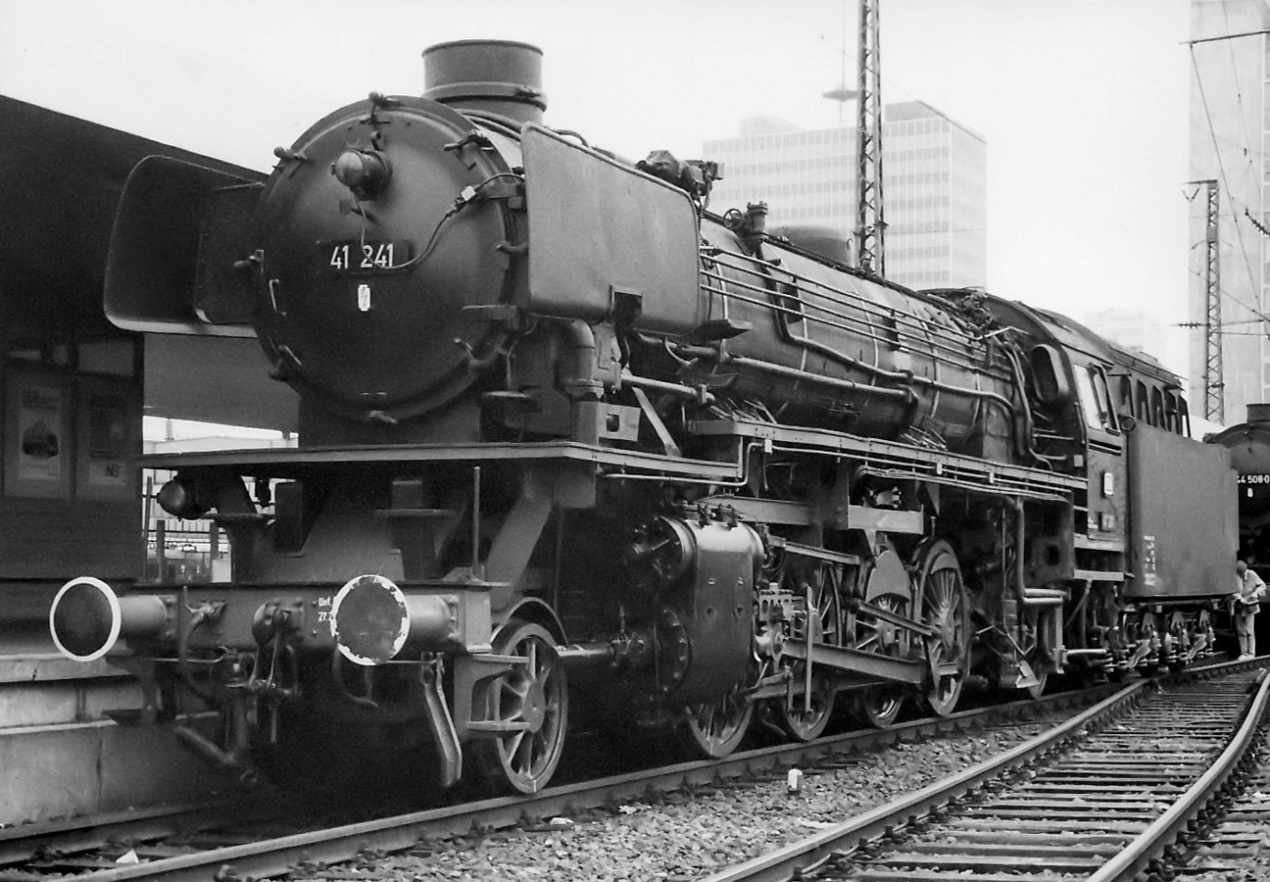 41 241 im Essener Hauptbahnhof 80er Jahre
