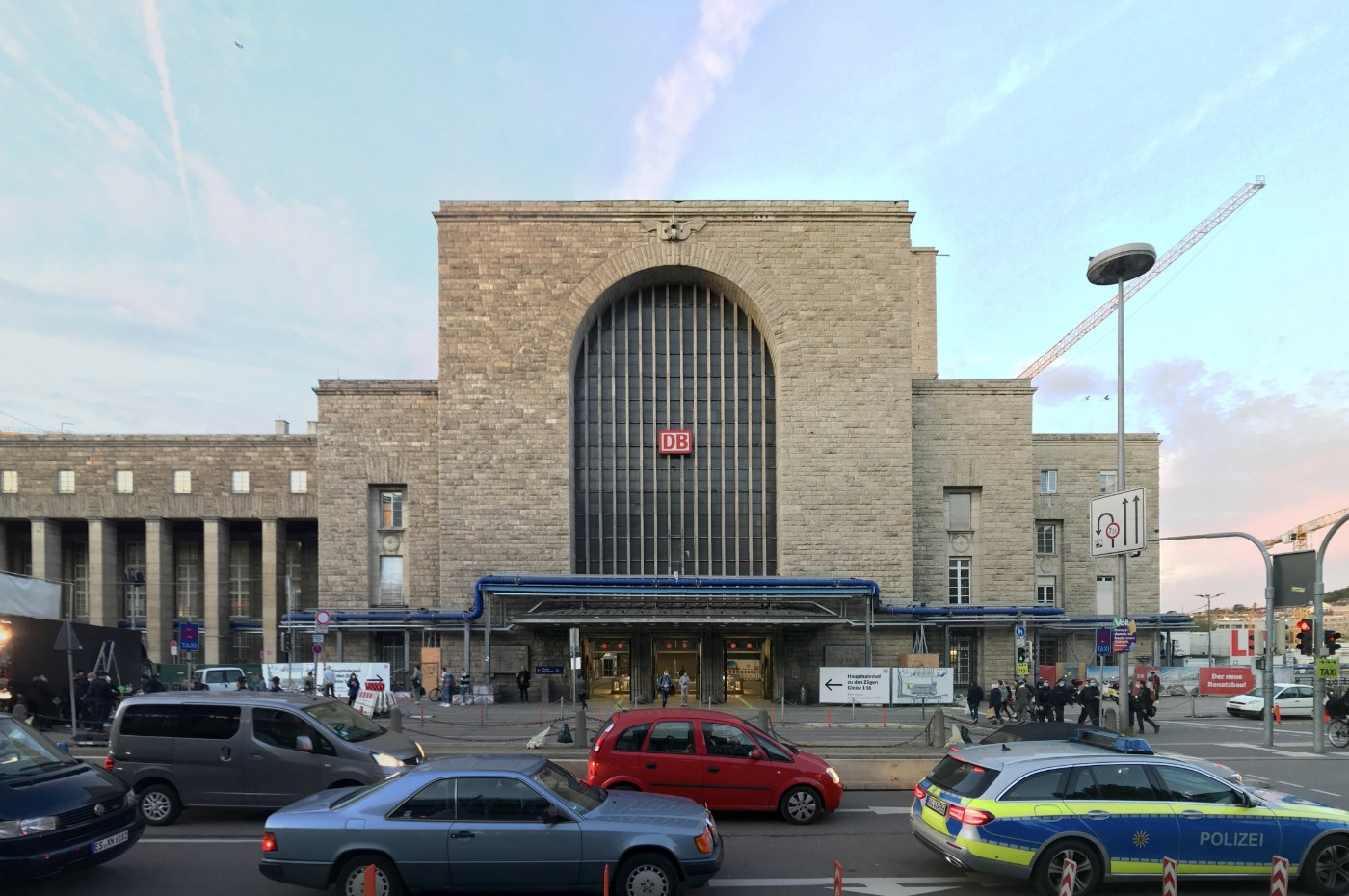 Stuttgart Hauptbahnhof mit Bonatzbau und Turm
