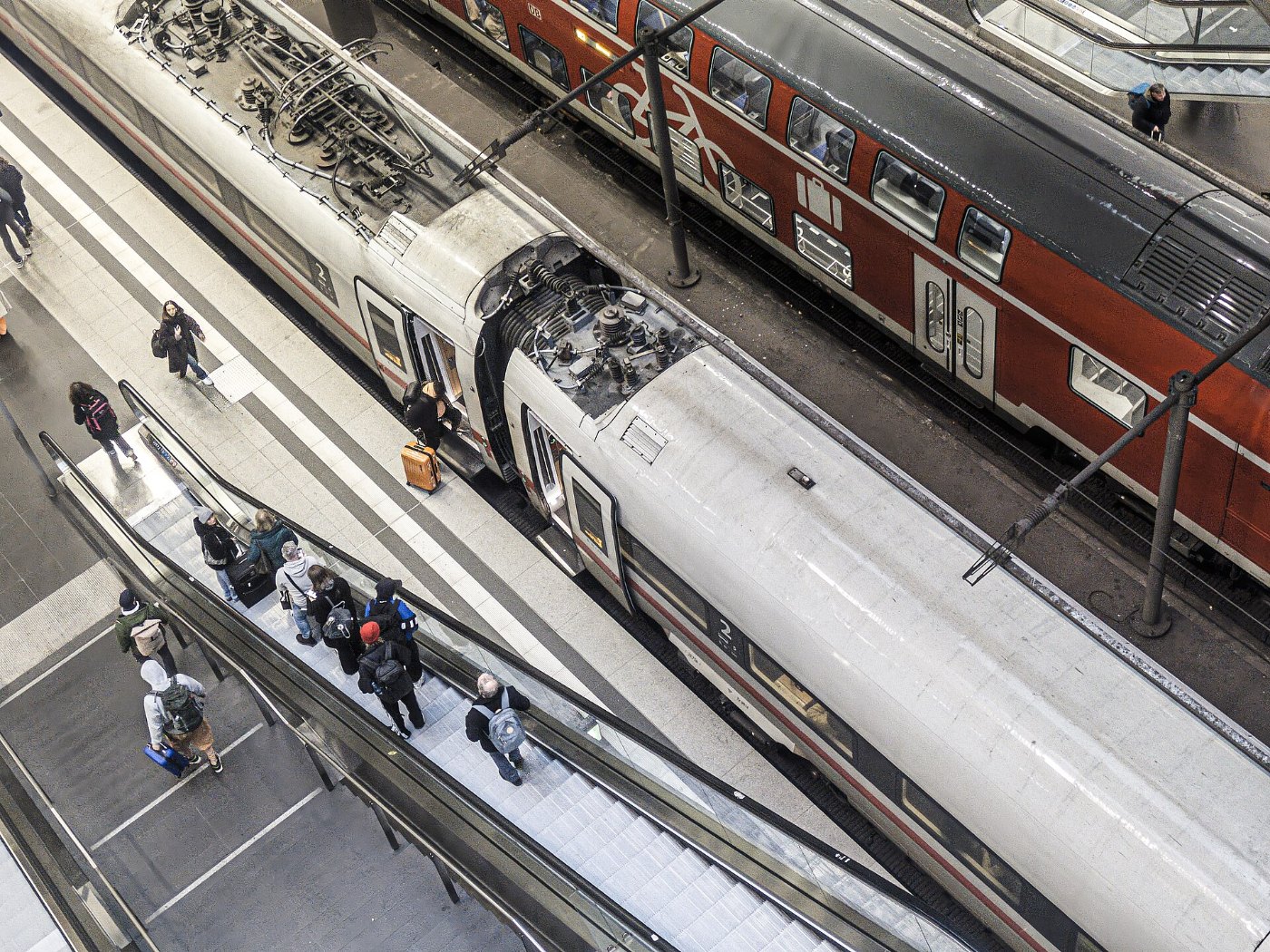 Berlin Hauptbahnhof Blick von Ebene 1 auf Ebene 2 02