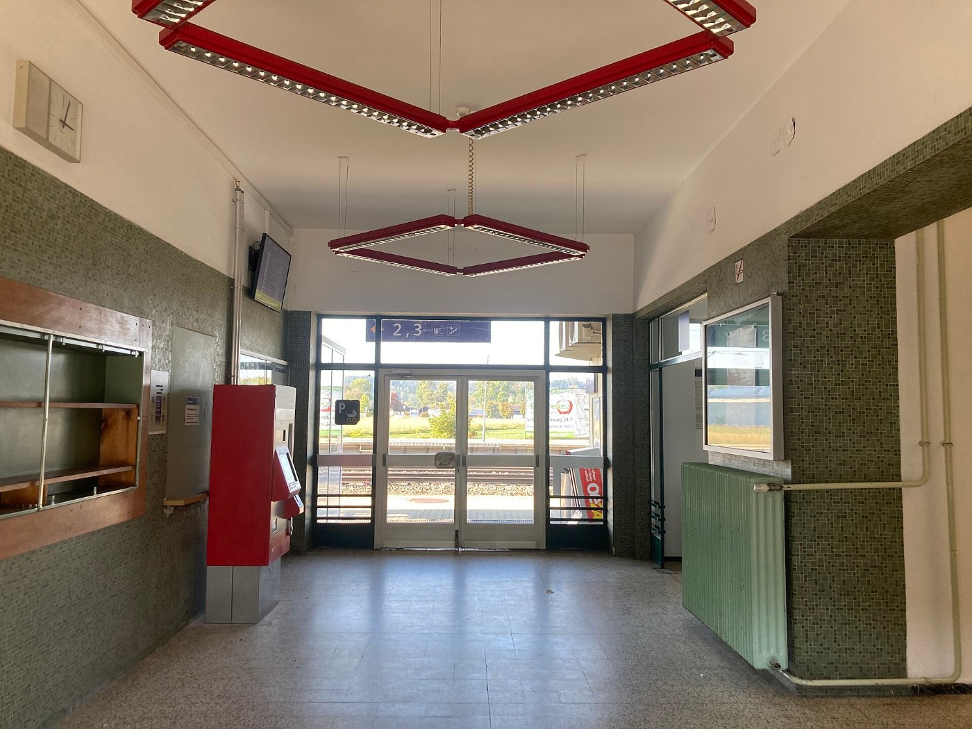 Bahnhof Schwanenstadt innen