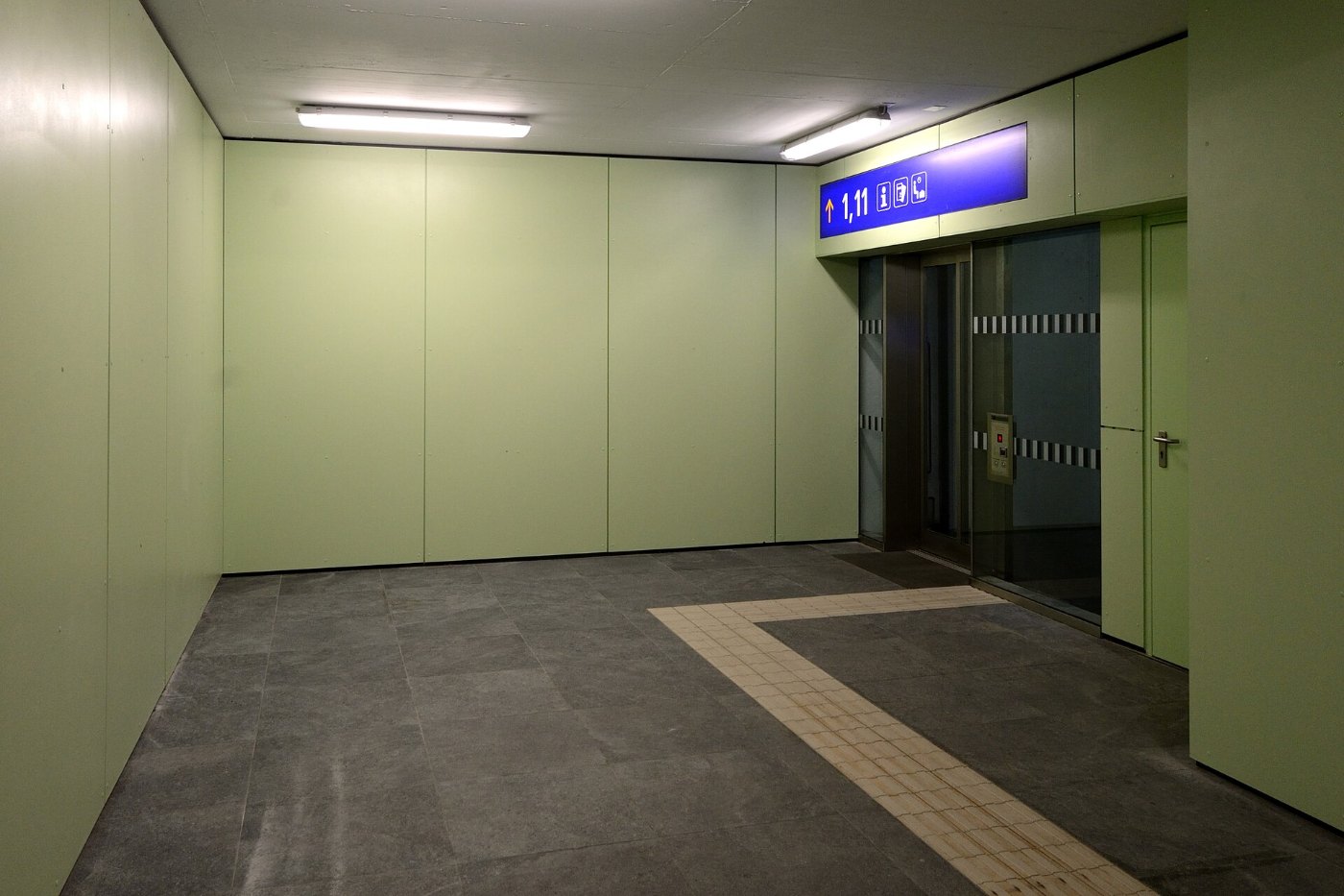 Bahnhof Mürzzuschlag Aufzug Halle