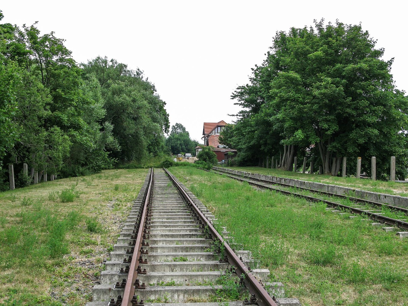 Usedom, ehem. Bahnhof Karnin 2010 2478