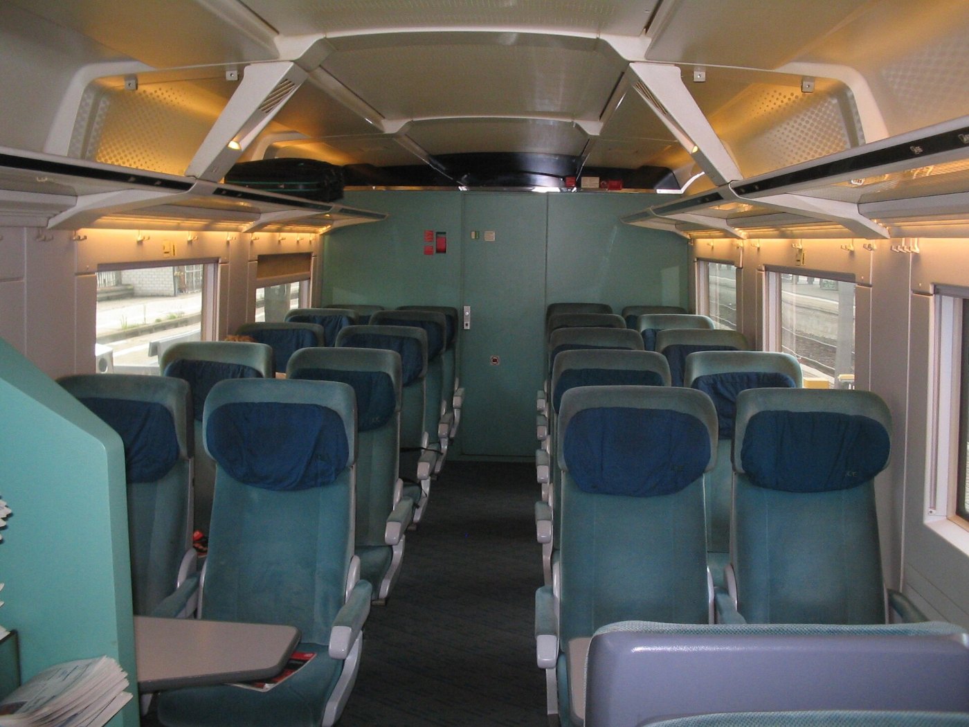 ICE 2 Steuerwagen Fahrgastraum 0295