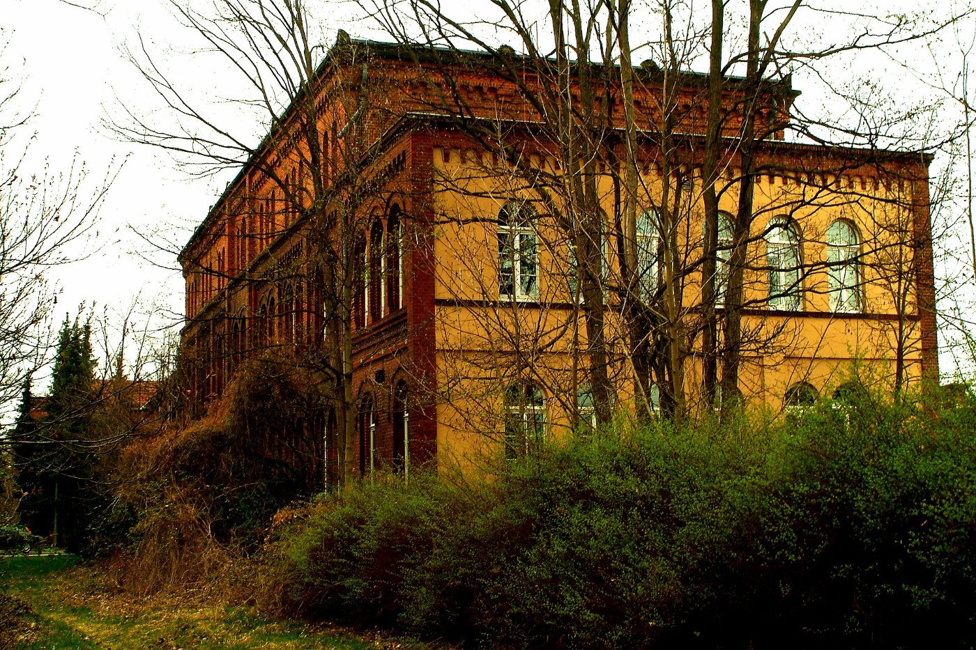 Bahnausbesserungswerk Gebäude 12 Garten seitlich Leinhausen Park Einbeck