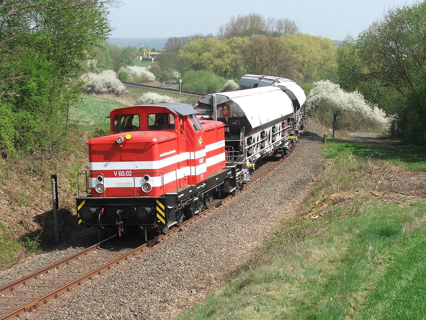Lumdatalbahn Gueterzug in Richtung Lollar