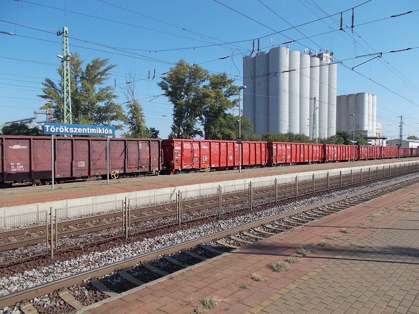 Bahnhof, Rail Cargo Hungaria Zug, Mühle, 2023 Törökszentmiklós