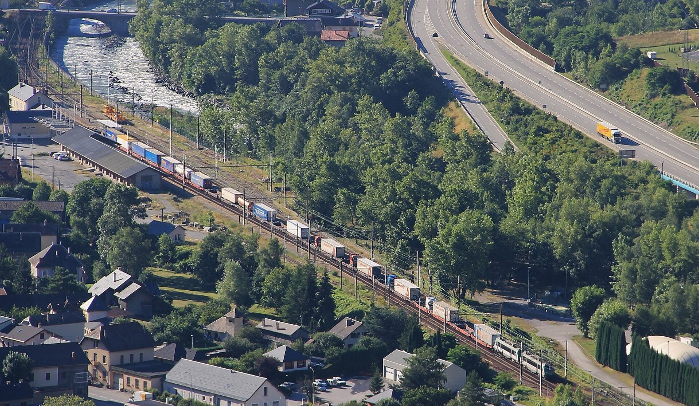 Train de l'autoroute ferroviaire le 19 juillet 2016