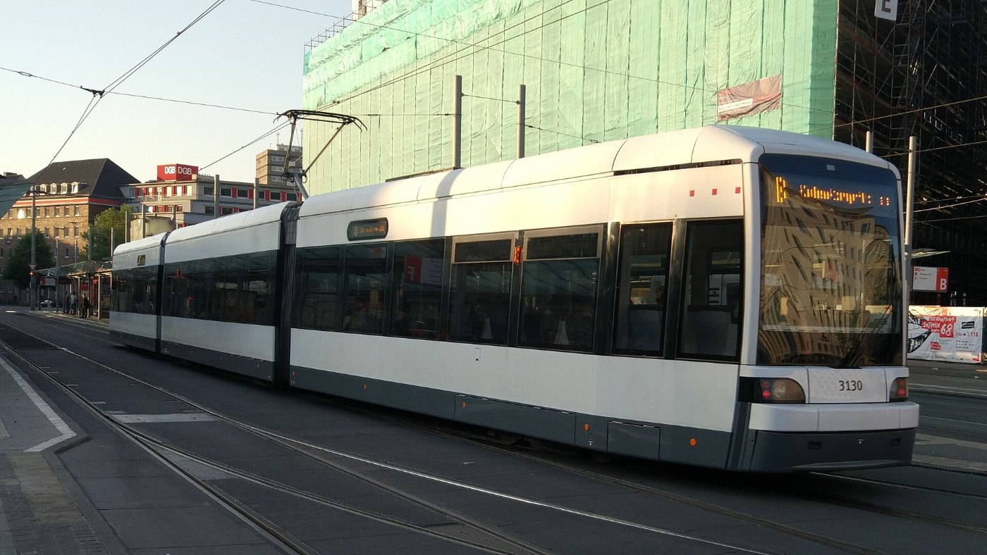Straßenbahn Bremen 8 3130 Hauptbahnhof