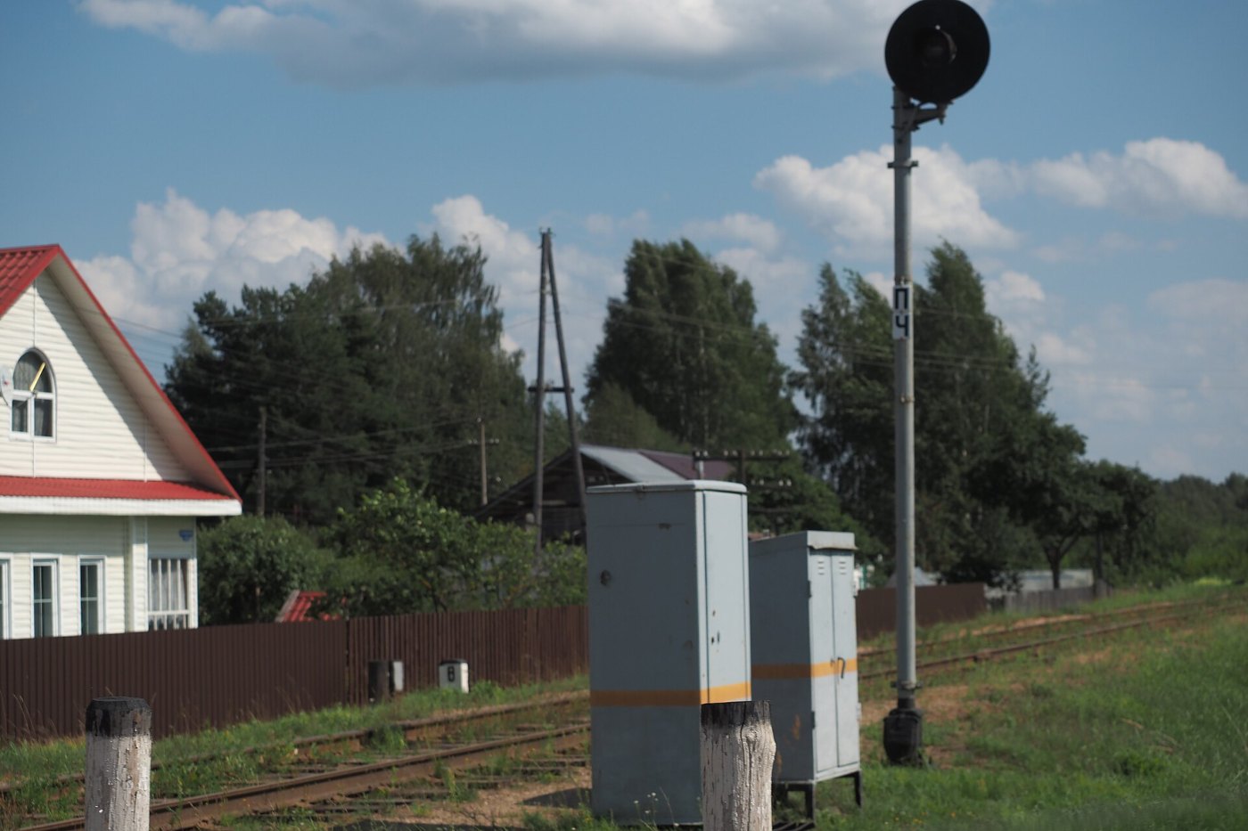 RZD Selizarovo 2016 08 searchlight signal 2