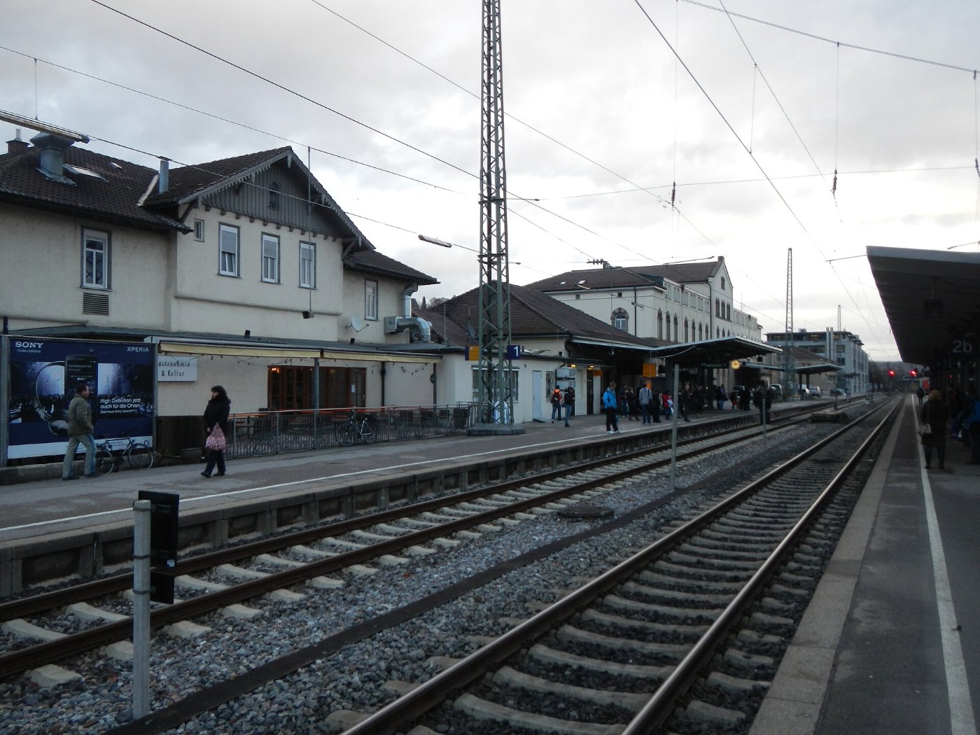 Tübingen Hauptbahnhof. Blick vom Gleis 2 panoramio 2012