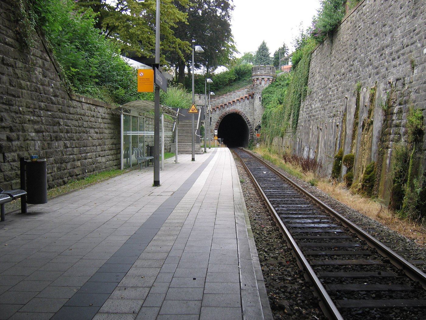 D BW Ueberlingen Bahnhof Portal Ost 01