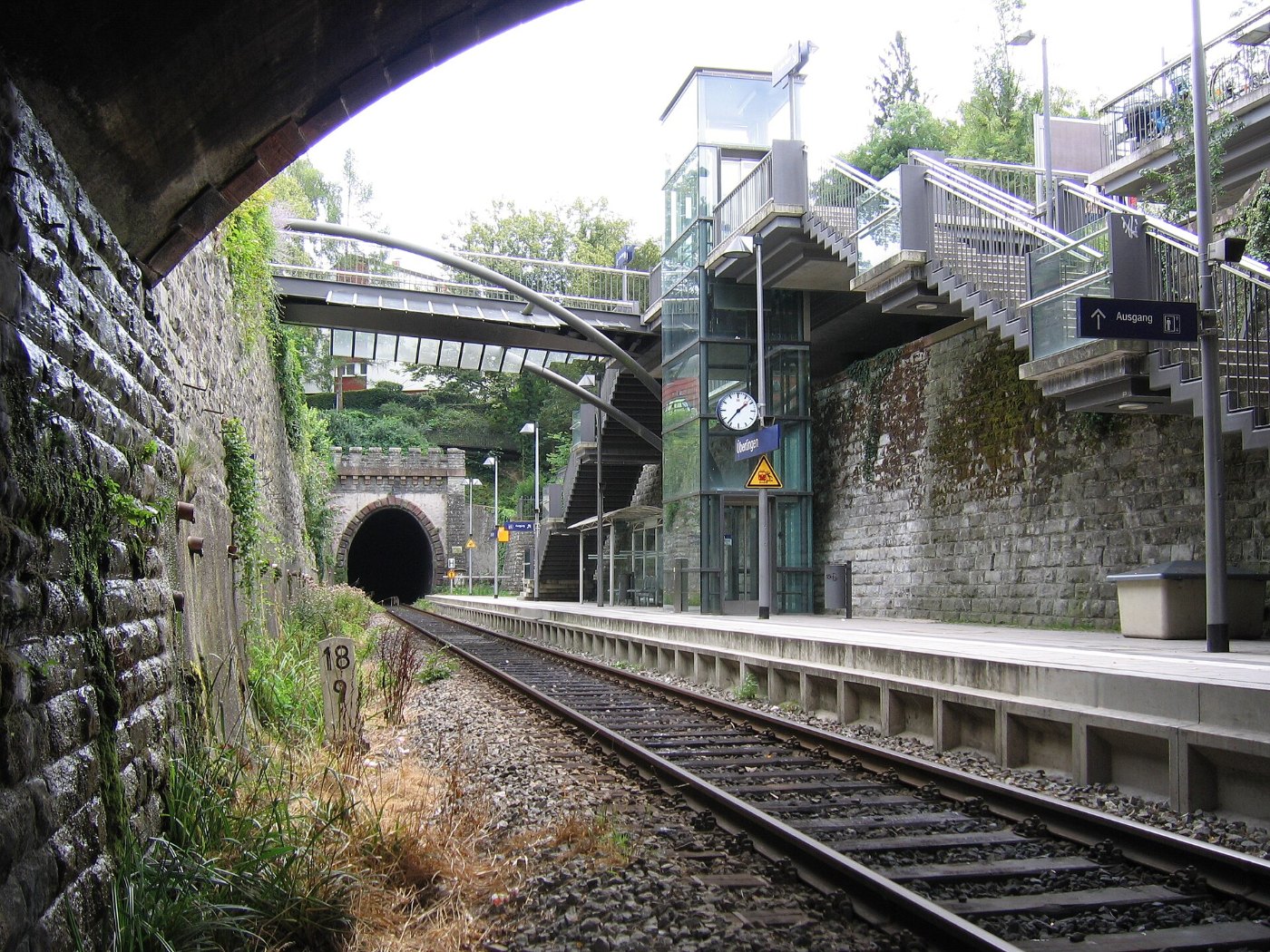 D BW Ueberlingen Bahnhof Portal Ost 02